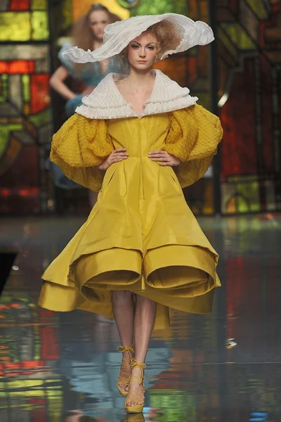 Look 1